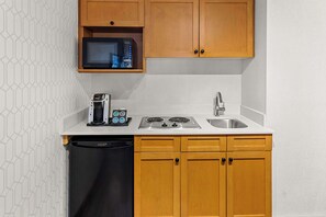 Standard Room, 2 Queen Beds, Non Smoking, Kitchenette