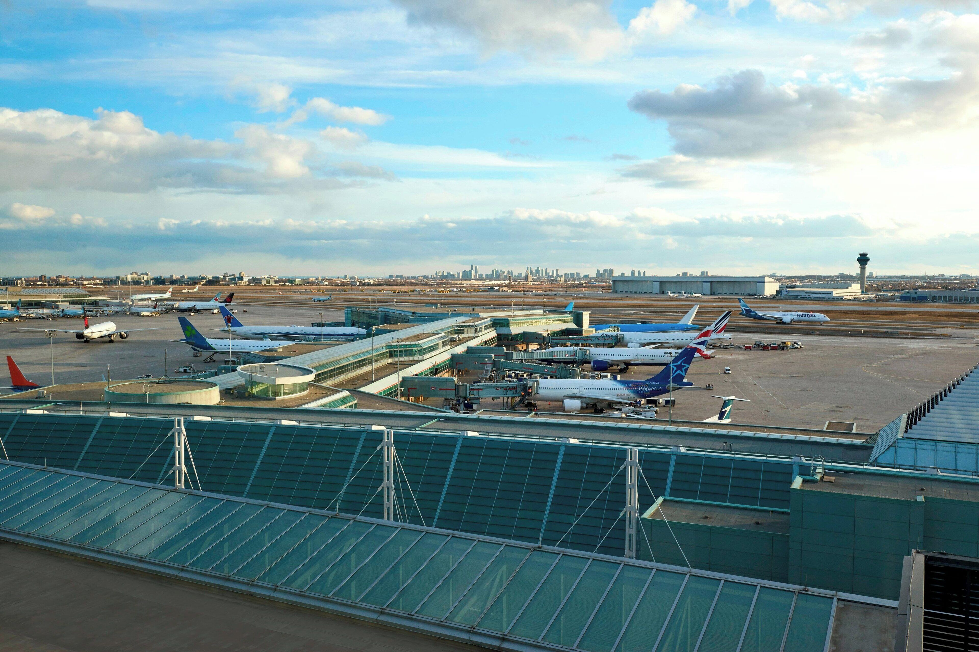 Photo - Sheraton Gateway Hotel in Toronto International Airport