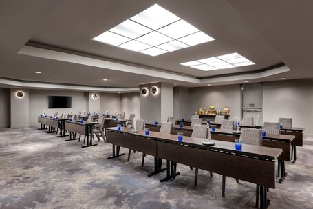 Sheraton Gateway Hotel In Toronto International Airport - Image 28