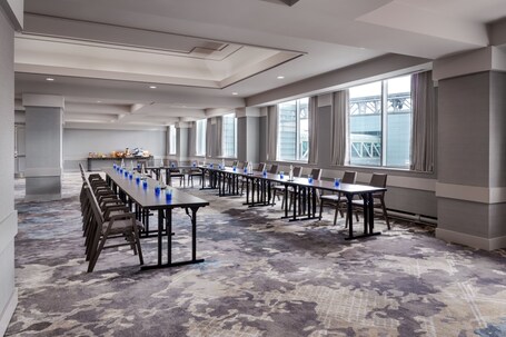 Sheraton Gateway Hotel In Toronto International Airport - Image 25