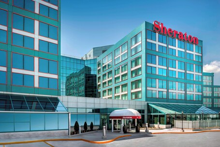 Sheraton Gateway Hotel In Toronto International Airport - Image 3