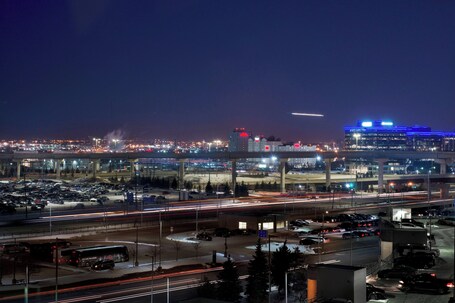 Sheraton Gateway Hotel In Toronto International Airport - Image 55