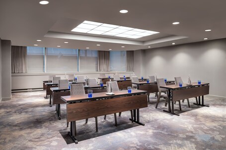 Sheraton Gateway Hotel In Toronto International Airport - Image 31