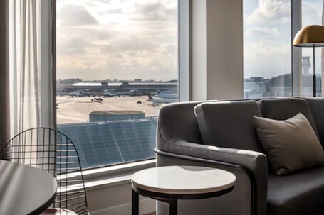 Sheraton Gateway Hotel In Toronto International Airport - Image 44