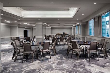 Sheraton Gateway Hotel In Toronto International Airport - Image 61