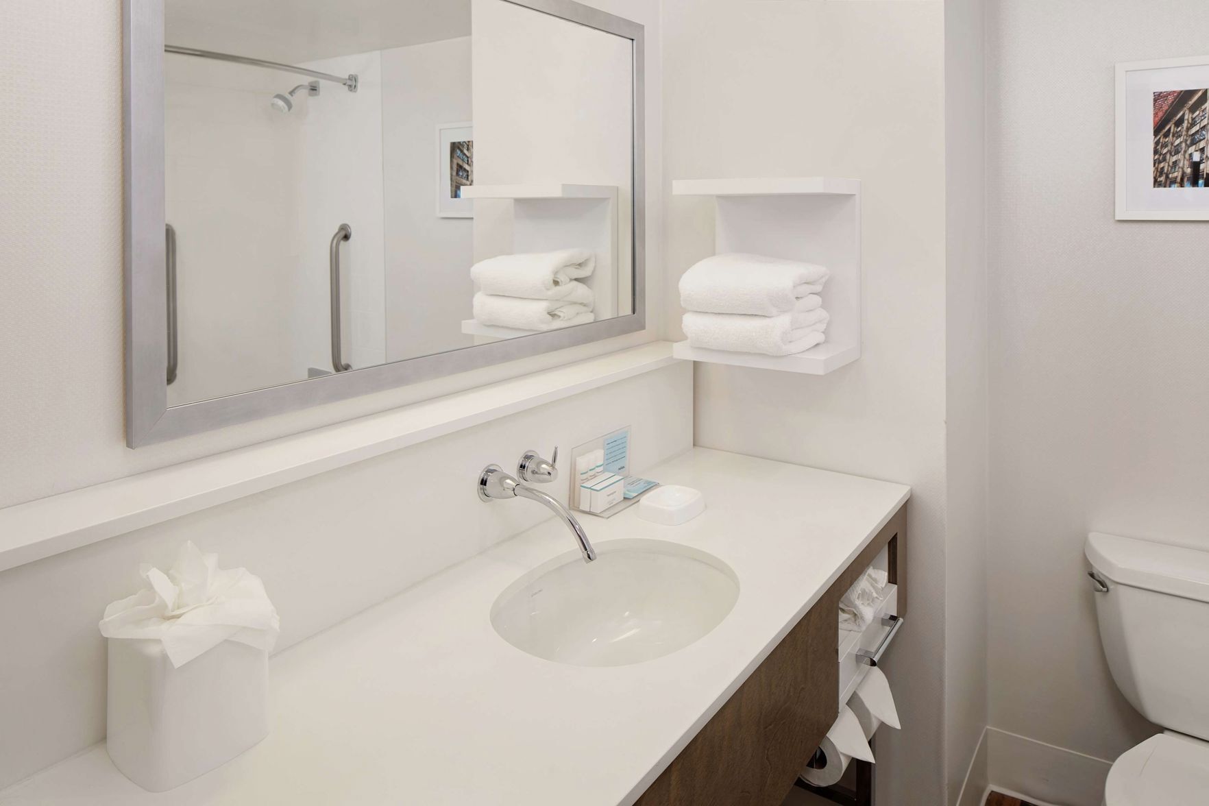 Bathroom | Free toiletries, hair dryer, towels, soap