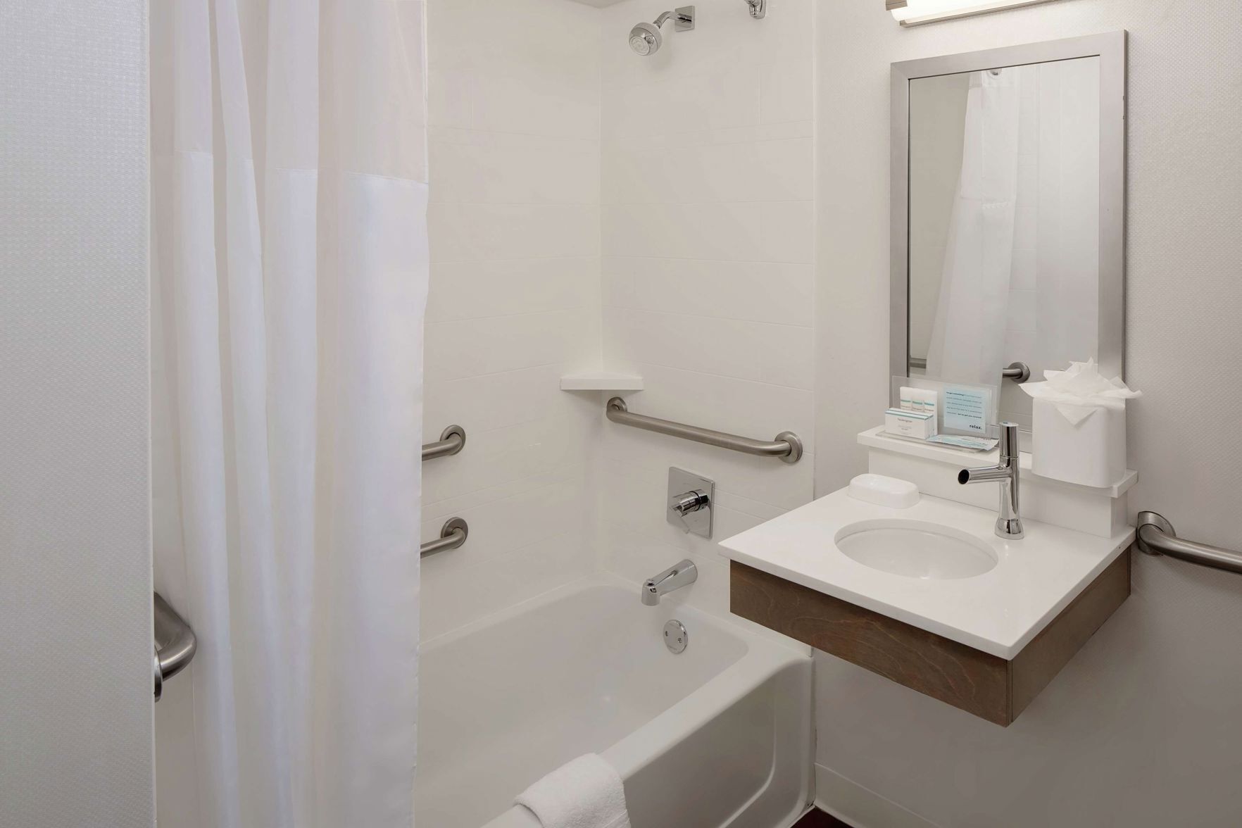 Bathroom | Free toiletries, hair dryer, towels, soap