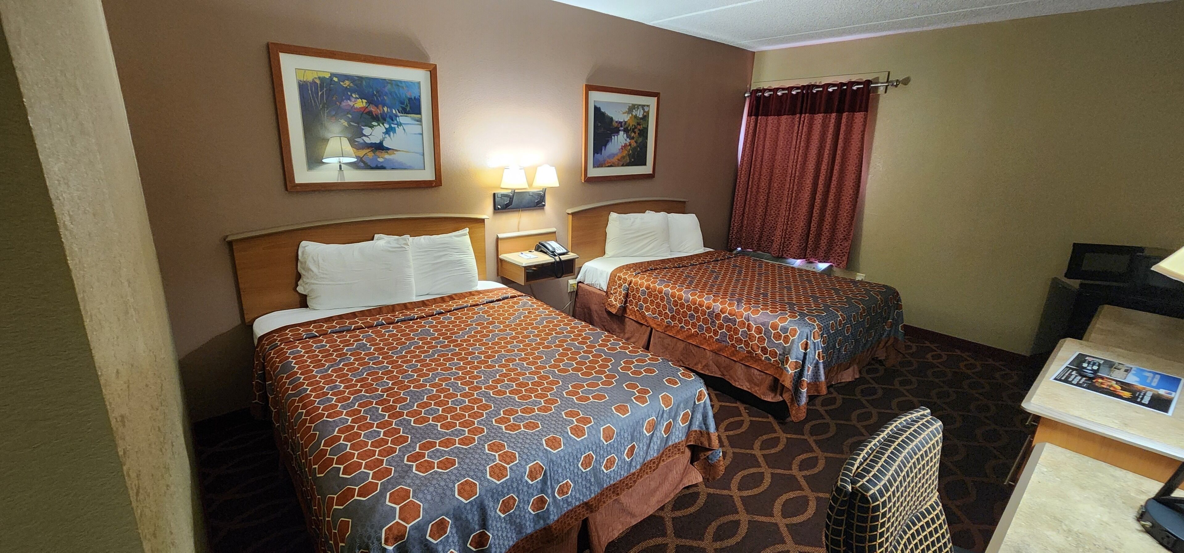 Basic Double Room | Desk, iron/ironing board, Internet, bed sheets