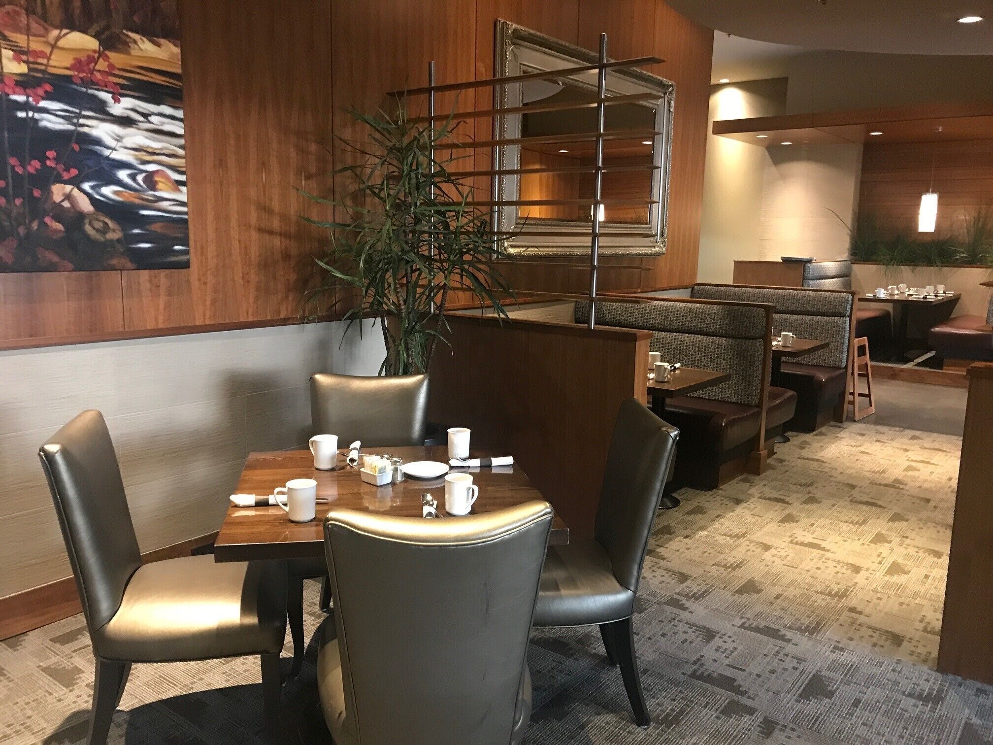 breakfast, lunch, dinner served; american cuisine