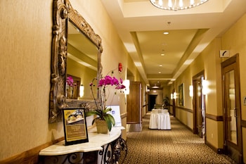 Banquet hall at Best Western Premier Chateau Granville Hotel & Suites & Conf. Centre
