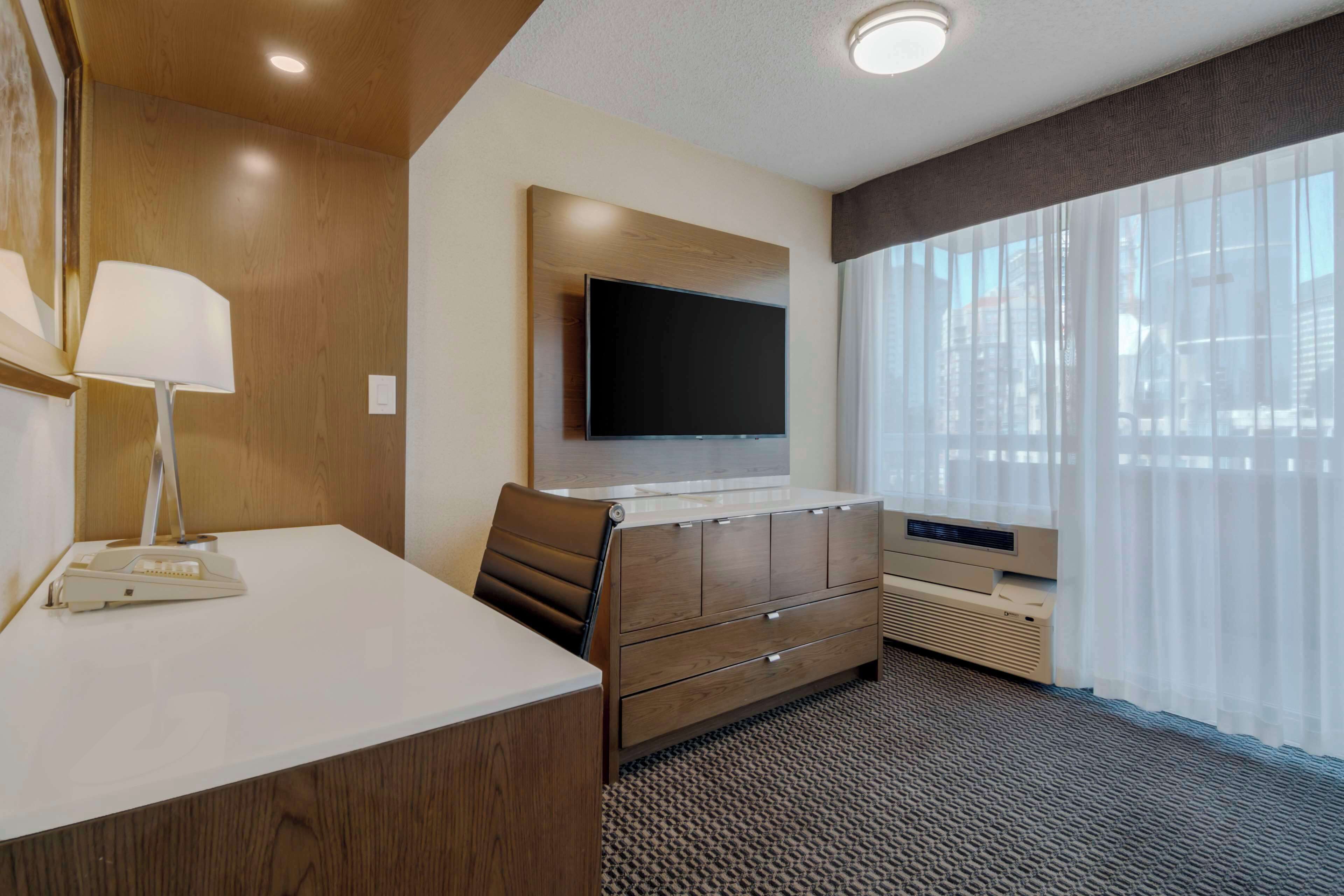 suite, 2 double beds, accessible, refrigerator & microwave (with sofabed) | hypo-allergenic bedding, in-room safe, desk, laptop workspace