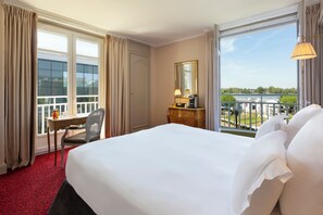 Premium bedding, in-room safe, desk, soundproofing