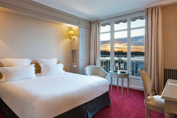 Executive Room, Lakeside