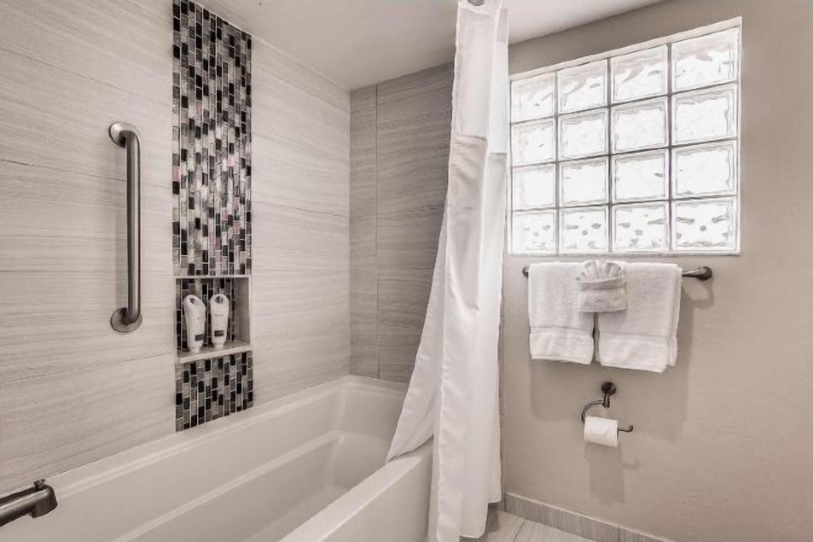 Bathroom | Free toiletries, hair dryer, towels, soap