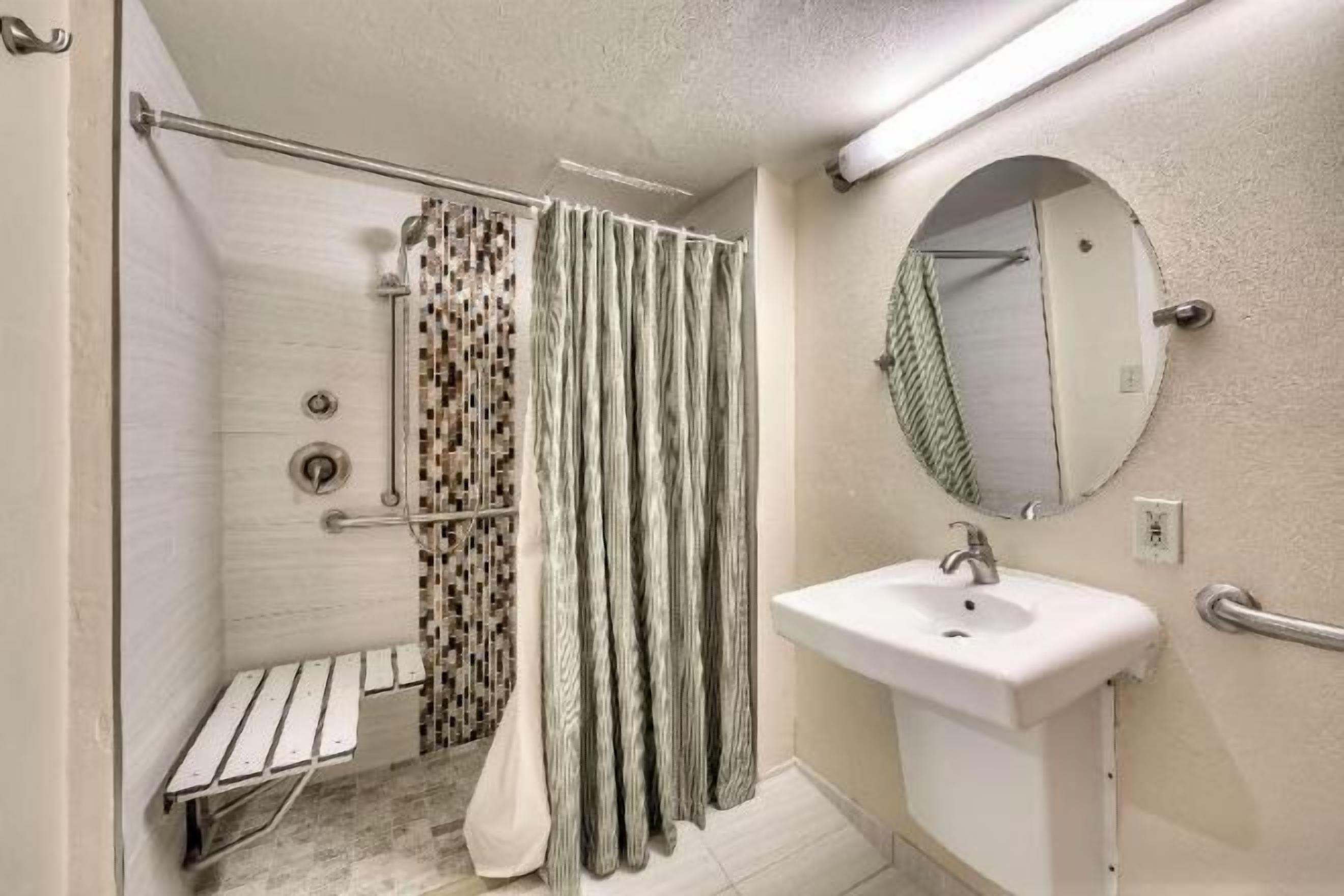 Bathroom | Free toiletries, hair dryer, towels, soap