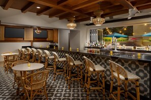 Bar (on property) - Inn of Naples, Tapestry Collection by Hilton (Naples)