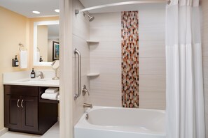 Free toiletries, hair dryer, towels, soap - Inn of Naples, Tapestry Collection by Hilton (Naples)