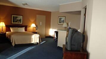 Classic Room | Minibar, iron/ironing board, free WiFi, bed sheets