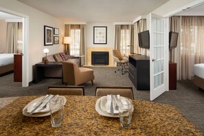 1 bedroom, premium bedding, desk, laptop workspace