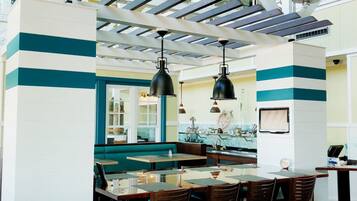 Daily buffet breakfast (USD 15.95 per person)