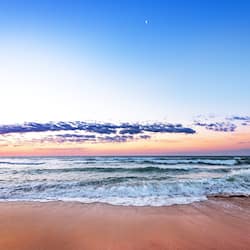 Na praia