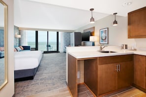 Suite, 1 King Bed | Room amenity