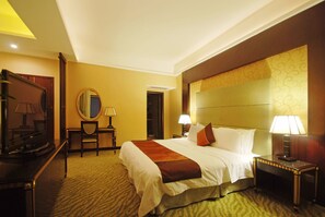 Minibar, in-room safe, desk, blackout drapes