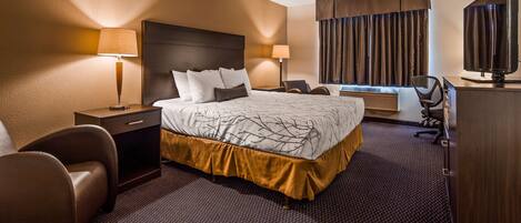 Desk, laptop workspace, iron/ironing board, free WiFi