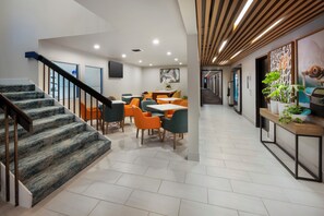 Lobby sitting area - Comfort Inn & Suites Post Falls - Coeur dAlene West (Post Falls)