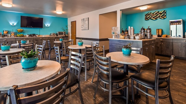 Free daily continental breakfast