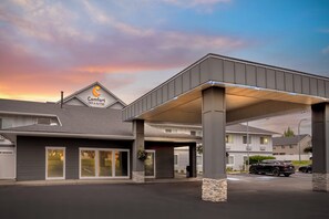 Front of property - Comfort Inn & Suites Post Falls - Coeur dAlene West (Post Falls)