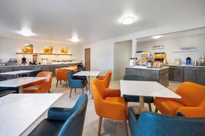 Breakfast for a fee - Comfort Inn & Suites Post Falls - Coeur dAlene West (Post Falls)