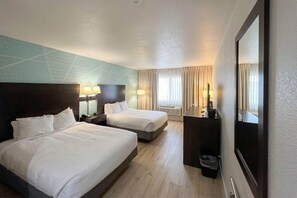 Desk, laptop workspace, iron/ironing board, free WiFi - Comfort Inn & Suites Post Falls - Coeur dAlene West (Post Falls)