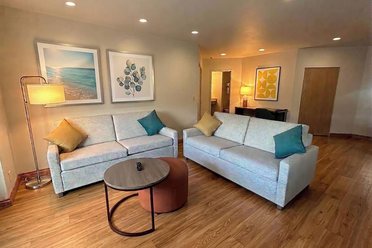 Suite, Multiple Beds, Non Smoking (Efficiency) | Living area