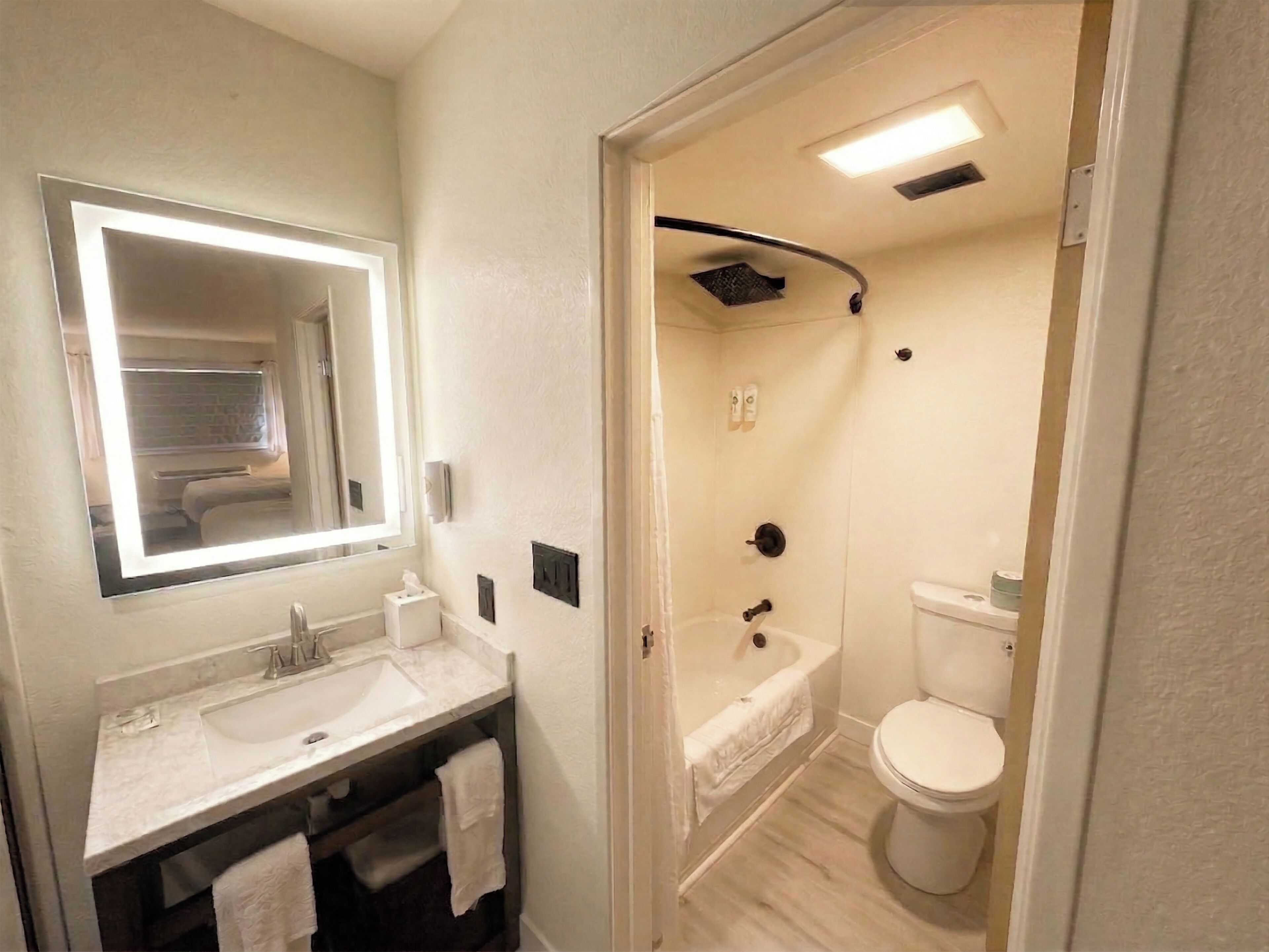Combined shower/tub, spring water tub, rainfall showerhead, hair dryer