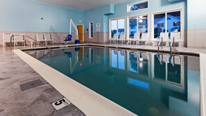 Indoor pool, sun loungers