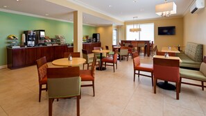 Breakfast area - Inn on Storrs (Willimantic)