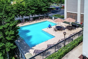 Seasonal outdoor pool, pool umbrellas, sun loungers