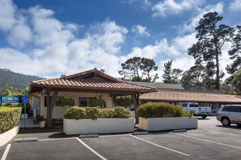 Hotel Exterior at Days Inn by Wyndham Monterey-Fishermans Wharf Aquarium