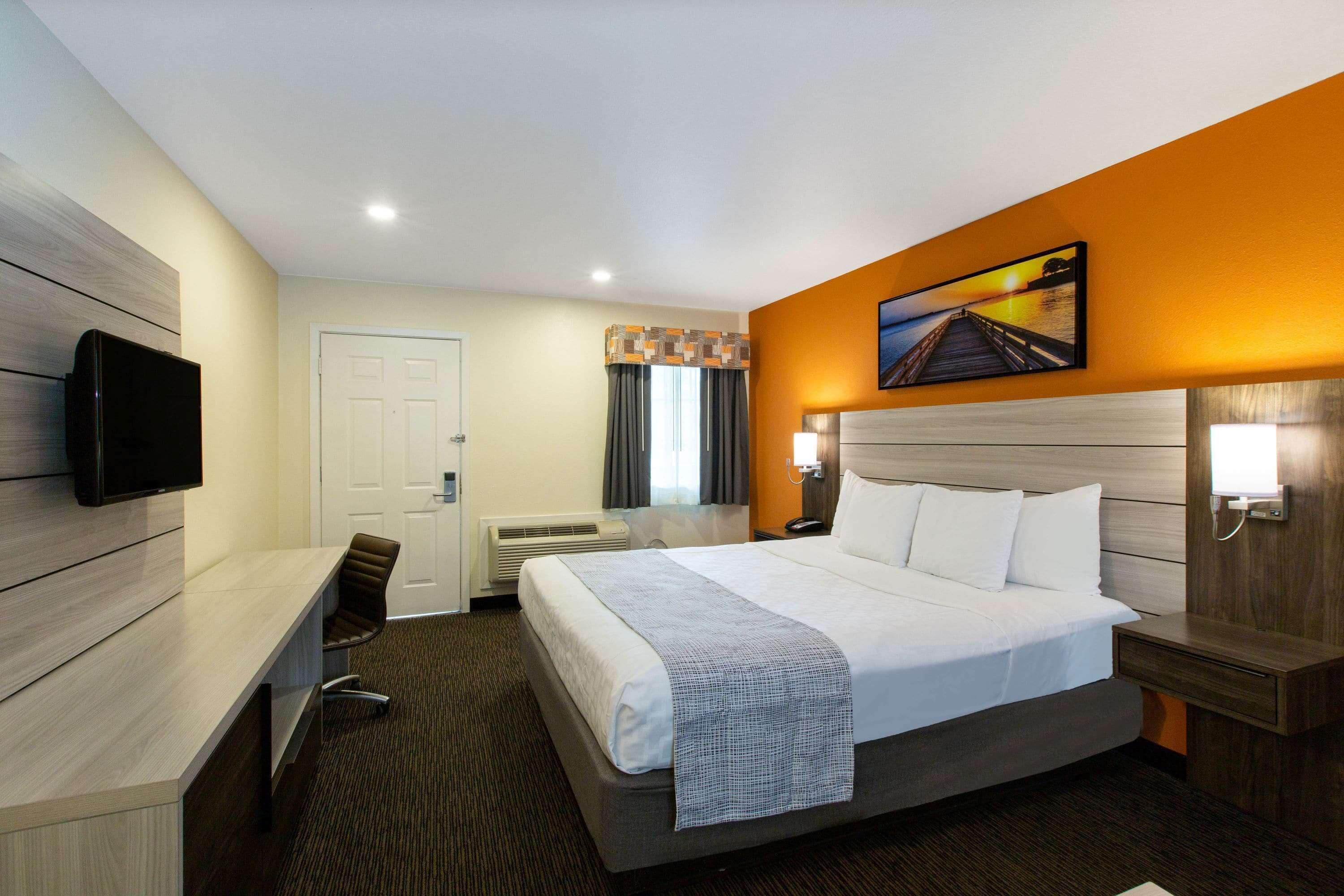 Foto - Days Inn by Wyndham Monterey-Fisherman's Wharf Aquarium