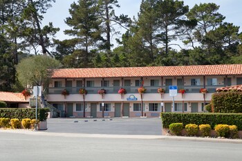 Hotel exterior and entrance at Days Inn by Wyndham Monterey-Fishermans Wharf Aquarium