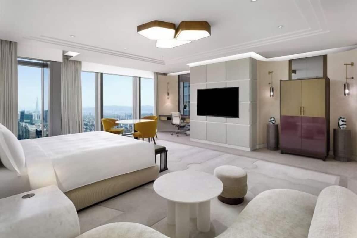 Individually decorated, individually furnished, soundproofing, free WiFi