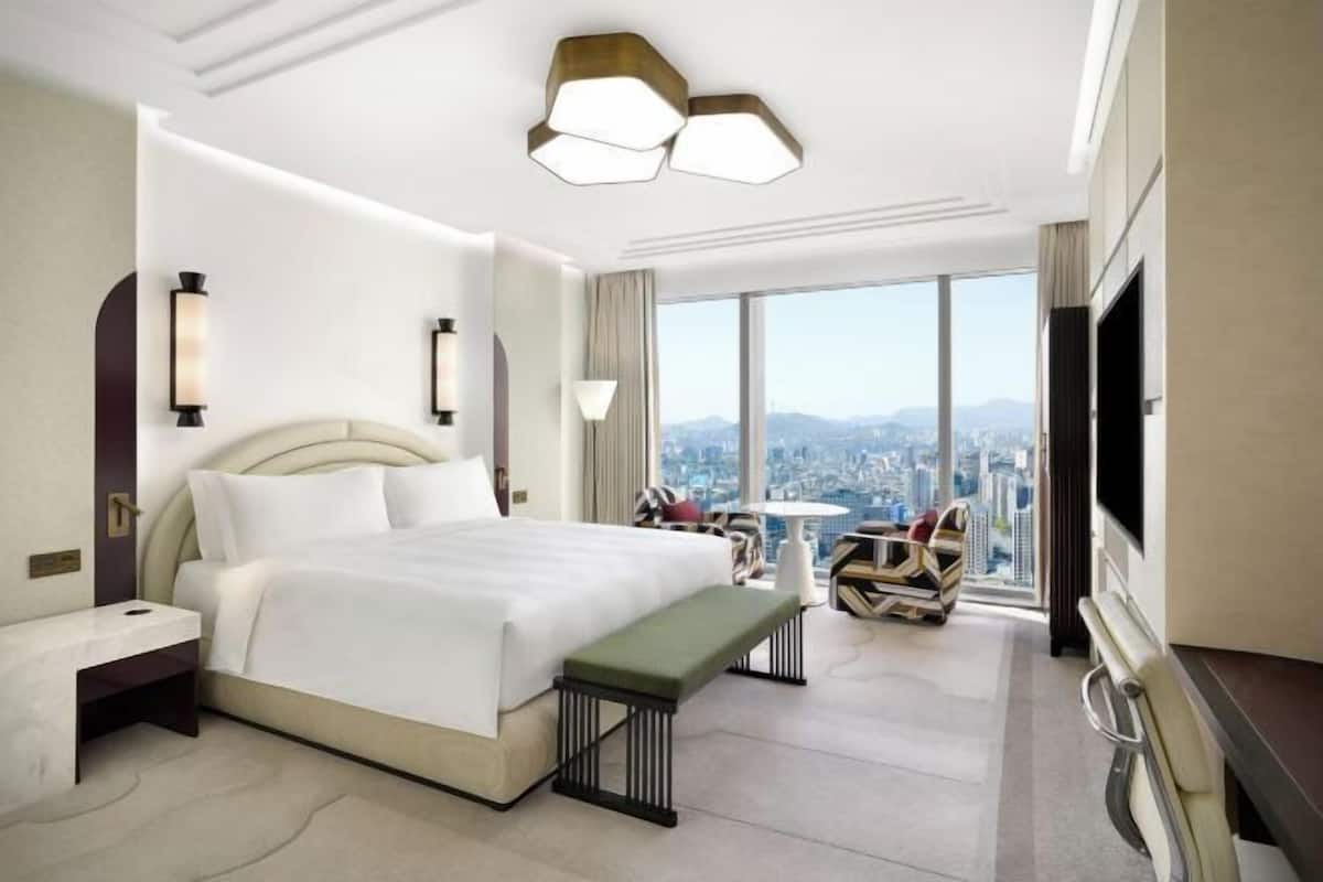 Individually decorated, individually furnished, soundproofing, free WiFi