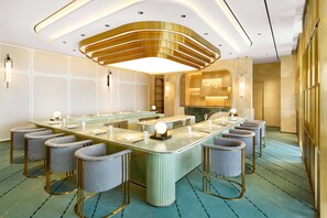 4 restaurants, Chinese cuisine