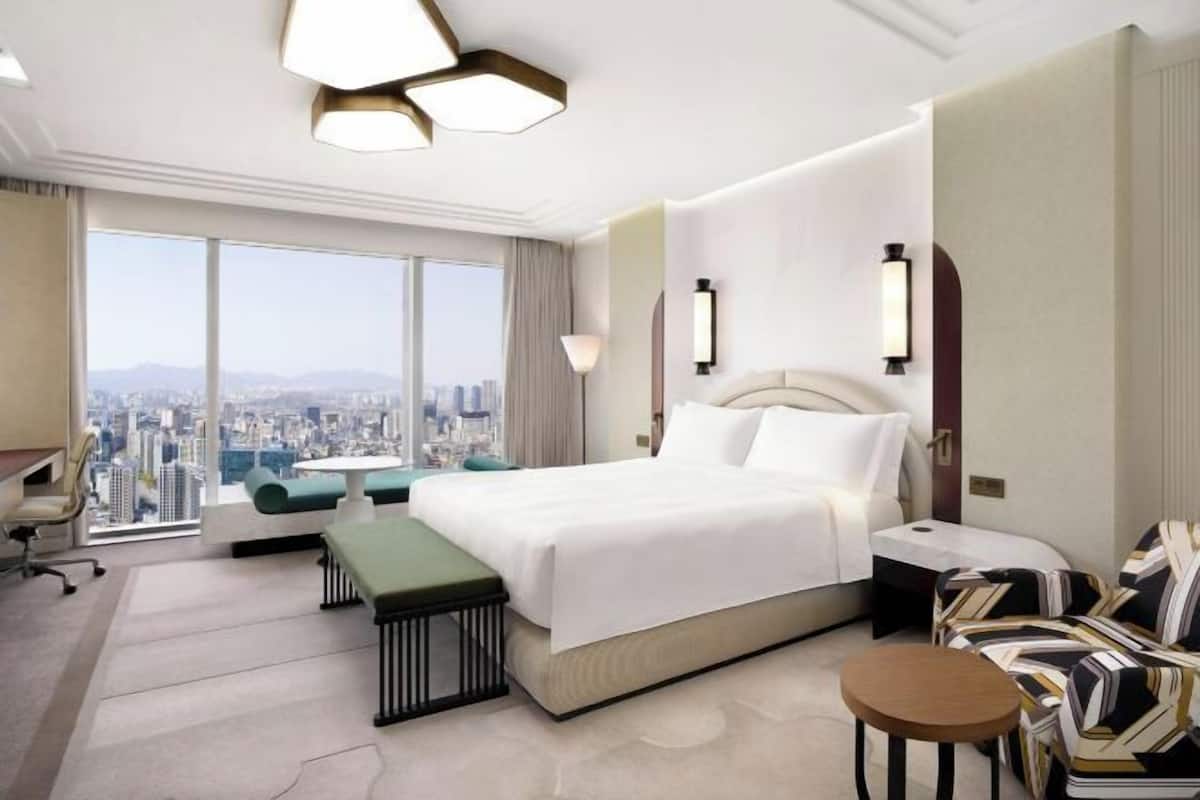 Individually decorated, individually furnished, soundproofing, free WiFi