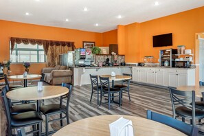 Free daily continental breakfast