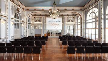 Meeting facility