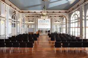 Meeting facility