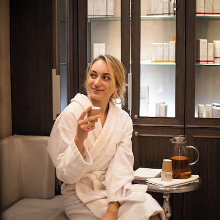 Couples treatment rooms, body treatments, aromatherapy