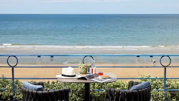Deluxe kamer, 1 kingsize bed, terras, uitzicht op zee | Terras